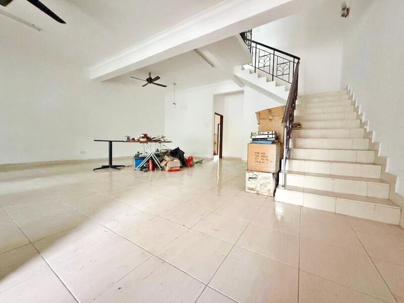 Rumah Teres 2 Tingkat untuk Dijual di Taman Pelangi Indah (Ulu Tiram) - Fu Guan - Living Room - PropertyGuru.com.my