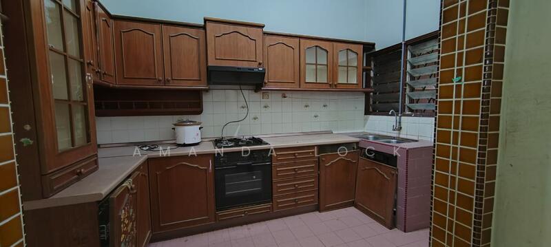 Terraced House for Sale in Bandar Kinrara Seksyen 1 (Bandar Kinrara) - Amanda Lock - Kitchen - PropertyGuru.com.my
