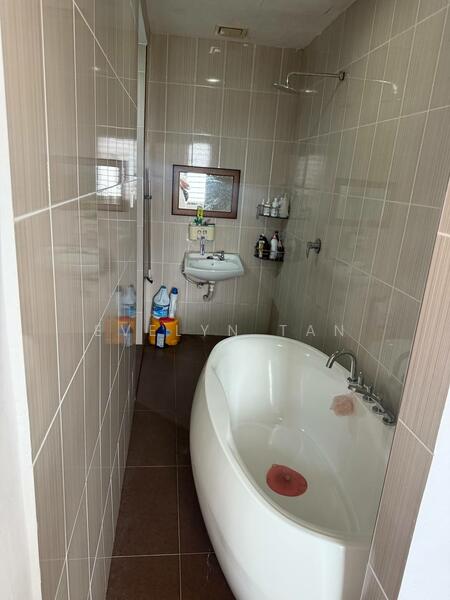 2-storey Terraced House for Sale in Iskandar Puteri (Nusajaya) (Johor) - Evelyn Tan - Bathroom - PropertyGuru.com.my