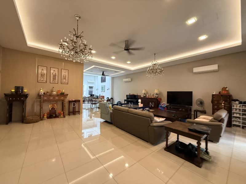 Rumah Teres untuk Dijual di Temasya Glenmarie (Glenmarie) - Darren Ng - Living Room - PropertyGuru.com.my