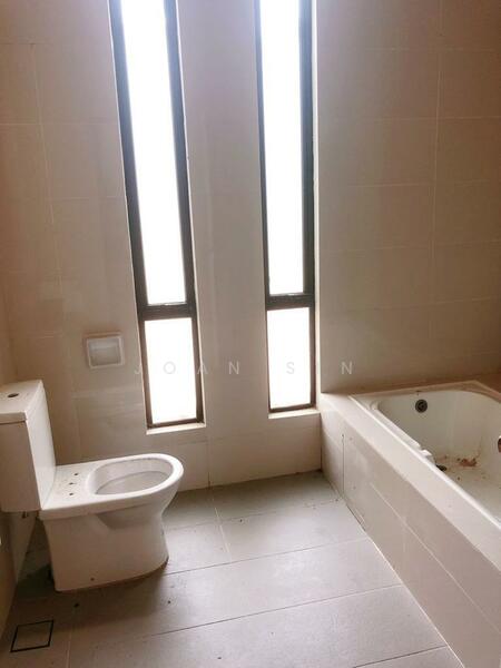 Cluster House for Sale in Johor Bahru (Johor) - Joan Sin - Bathroom - PropertyGuru.com.my