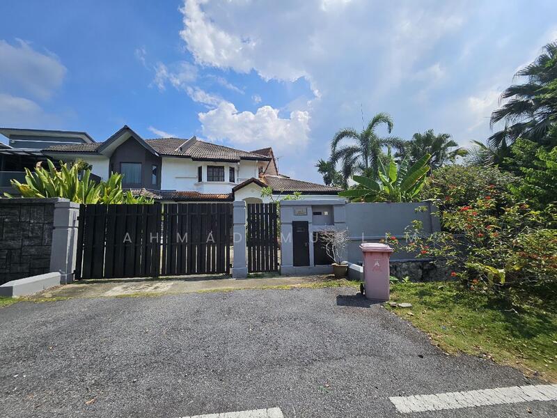 Jalan Pekaka, Seksyen 8 - 1