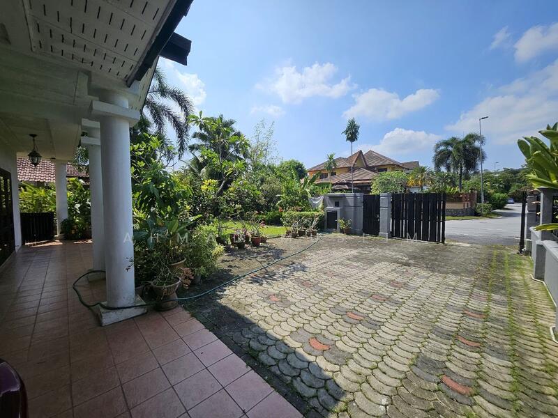 Jalan Pekaka, Seksyen 8 - 2