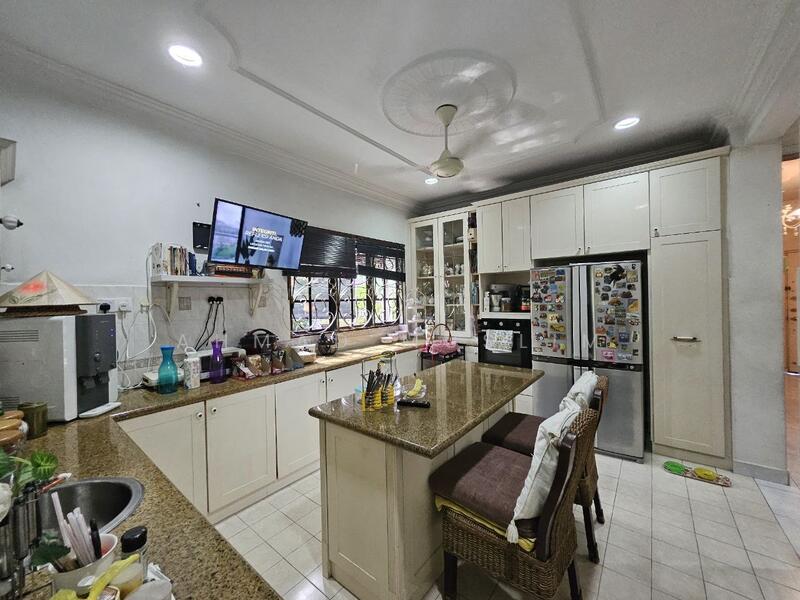 Jalan Pekaka, Seksyen 8 - 4