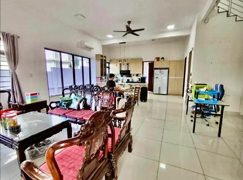 Semi-Detached House for Sale in Bandar Kinrara Seksyen 8 (Bandar Kinrara) - Sean Saw - Living Room - PropertyGuru.com.my