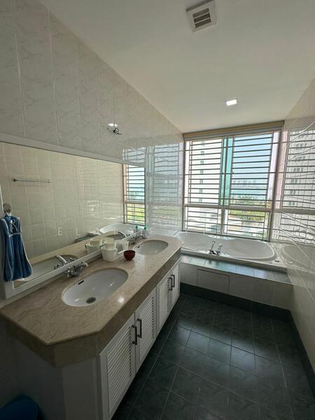Condominium for Rent at Gurney Beach Resort - Elaine Yeoh - Bathroom - PropertyGuru.com.my