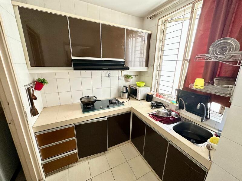 Condominium for Sale at Platinum Hill PV 8 - Azli Ibrahim - Kitchen - PropertyGuru.com.my