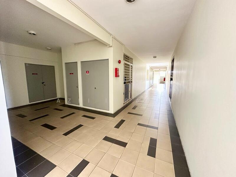 Condominium for Sale at Platinum Hill PV 8 - Azli Ibrahim - Corridor - PropertyGuru.com.my