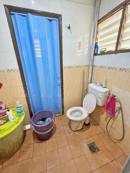 2-storey Terraced House for Sale in Taman Putra (Ampang) - Shazwan CH - Bathroom - PropertyGuru.com.my