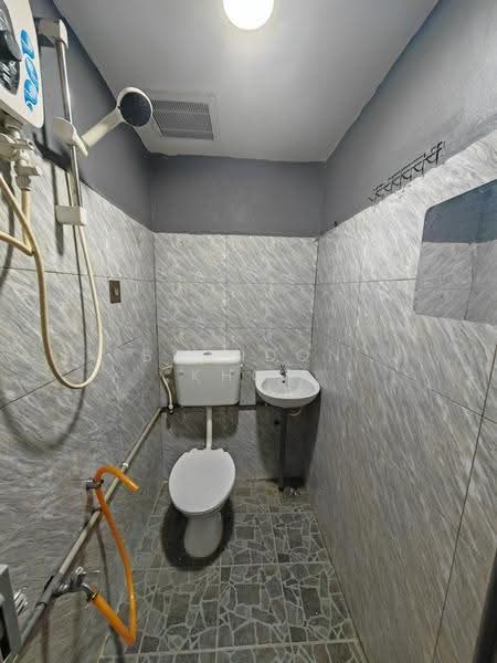 Rumah Berkembar untuk Disewa di Taman Serene (Johor Bahru) - Brandon Khor - Bathroom - PropertyGuru.com.my