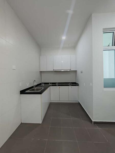Service Residence for Sale at THE SENAI GARDEN (PANGSAPURI IMPIAN SENAI) - Evonne Chia - Kitchen - PropertyGuru.com.my