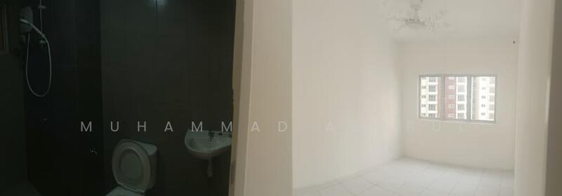Condominium for Rent at Residensi Sateria - Muhammad Amerul - Bathroom - PropertyGuru.com.my
