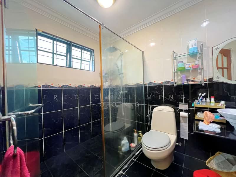 Semi-Detached House for Sale in Saujana Melawati (Melawati) - Fred Chai Meng Foong - Bathroom - PropertyGuru.com.my