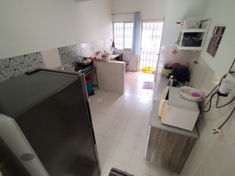 Rumah Teres 2 Tingkat untuk Dijual di Seksyen 6 (Kota Damansara) - JH Tee - Kitchen - PropertyGuru.com.my
