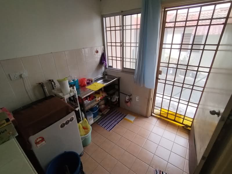 Rumah Teres 2 Tingkat untuk Dijual di Seksyen 6 (Kota Damansara) - JH Tee - Kitchen - PropertyGuru.com.my