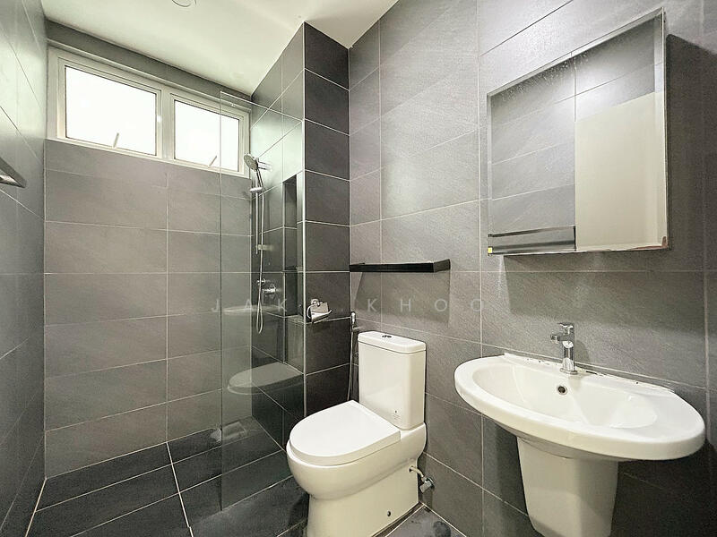 Condominium for Sale at Setia Pinnacle - Jake Khoo - Bathroom - PropertyGuru.com.my