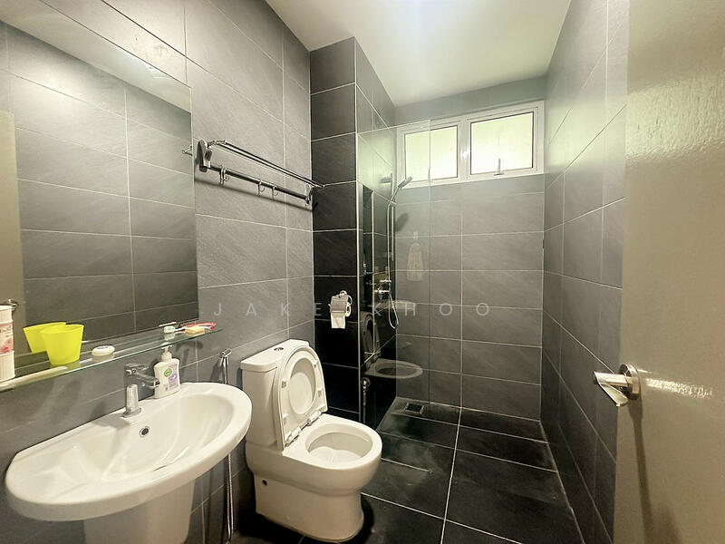 Condominium for Sale at Setia Pinnacle - Jake Khoo - Bathroom - PropertyGuru.com.my