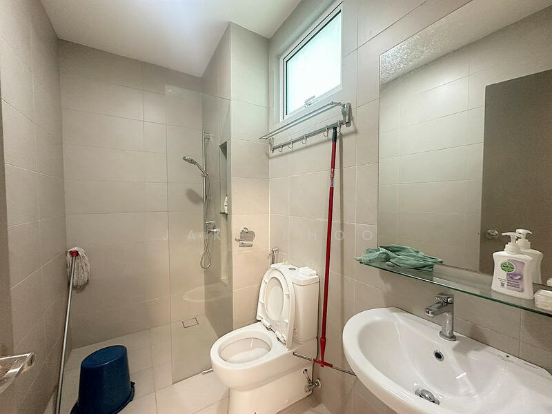 Condominium for Sale at Setia Pinnacle - Jake Khoo - Bathroom - PropertyGuru.com.my