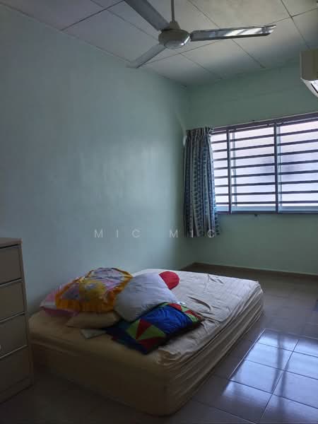 2-storey Terraced House for Sale in Taman Baiduri (Butterworth) - Mic Mic - Bedroom - PropertyGuru.com.my
