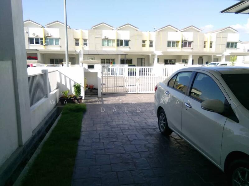 2-storey Terraced House for Sale in Puncak Alam (Selangor) - Wan Azemi Wan Daud - Exterior - PropertyGuru.com.my