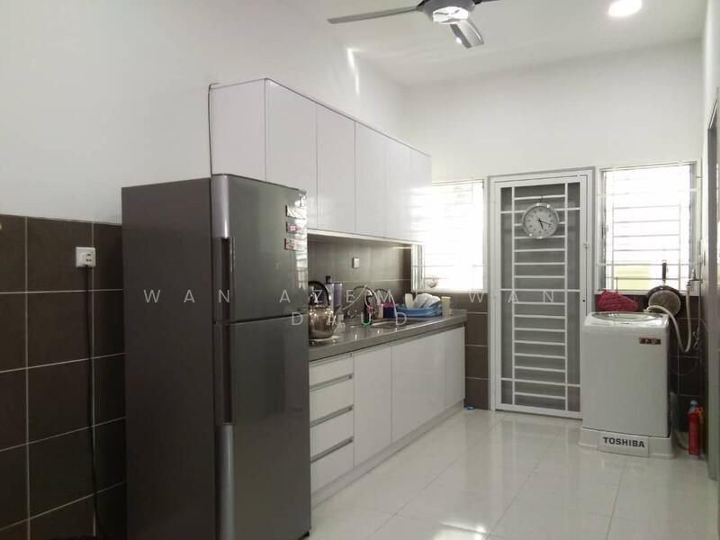 2-storey Terraced House for Sale in Puncak Alam (Selangor) - Wan Azemi Wan Daud - Kitchen - PropertyGuru.com.my