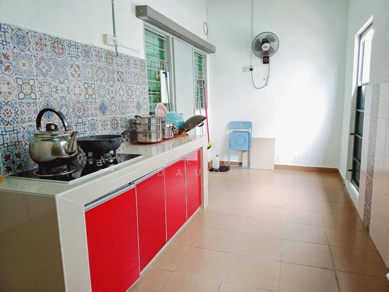 2-storey Terraced House for Sale in Puncak Alam (Selangor) - Wan Azemi Wan Daud - Kitchen - PropertyGuru.com.my