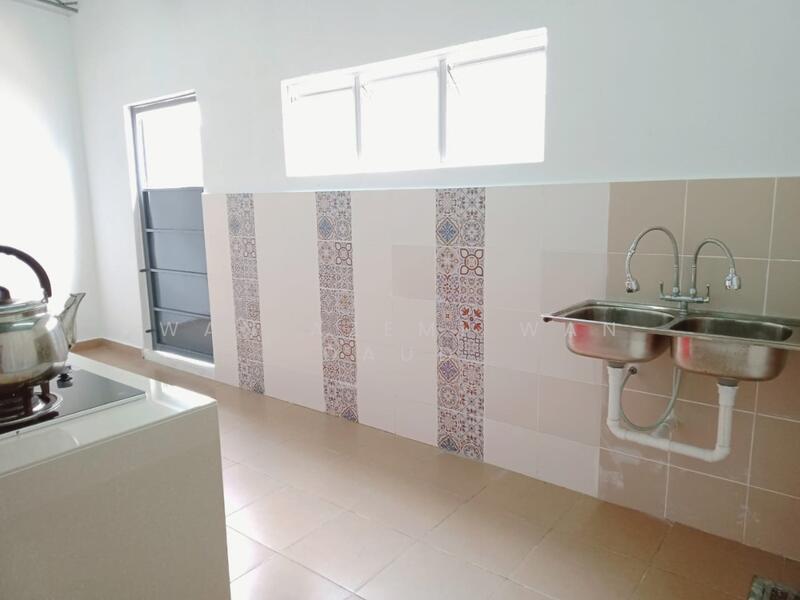 2-storey Terraced House for Sale in Puncak Alam (Selangor) - Wan Azemi Wan Daud - Kitchen - PropertyGuru.com.my