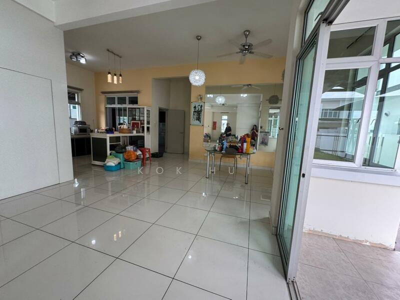 Link Bungalow for Sale in Taman Gaya (Ulu Tiram) - Kok Hui - Living Room - PropertyGuru.com.my