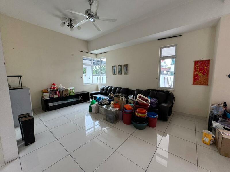 Link Bungalow for Sale in Taman Gaya (Ulu Tiram) - Kok Hui - Living Room - PropertyGuru.com.my