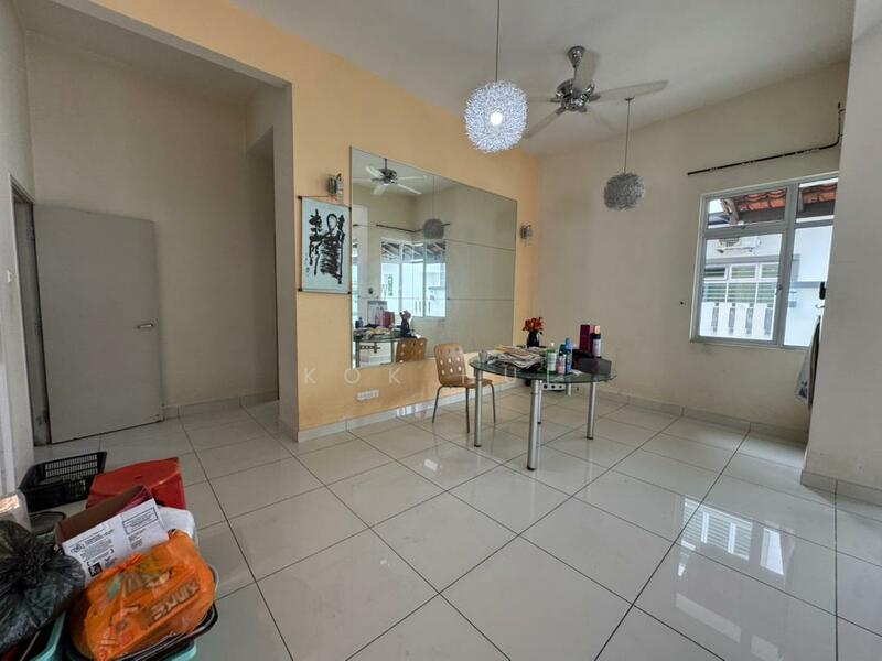 Link Bungalow for Sale in Taman Gaya (Ulu Tiram) - Kok Hui - Living Room - PropertyGuru.com.my