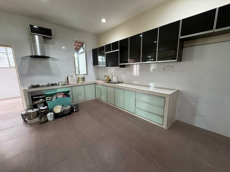 Link Bungalow for Sale in Taman Gaya (Ulu Tiram) - Kok Hui - Kitchen - PropertyGuru.com.my