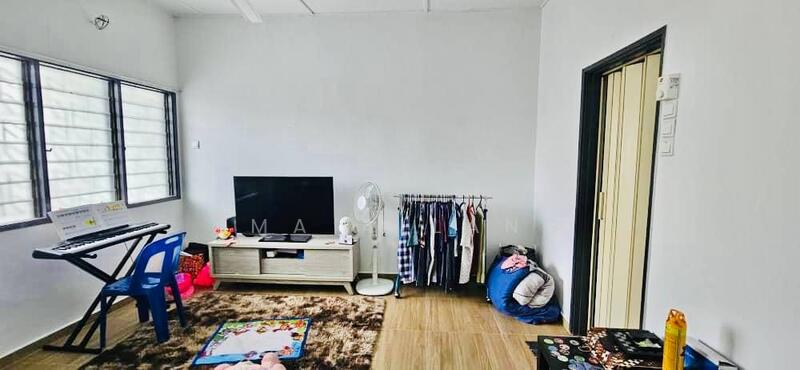 2-storey Terraced House for Sale in Taman Selayang Utama (Selayang) - EMA ALLANG - Living Room - PropertyGuru.com.my