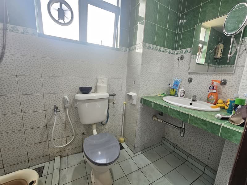 Pangsapuri Permata untuk Untuk Dijual - RM 370,000, Apr 2026 - Bathroom - PropertyGuru.com.my