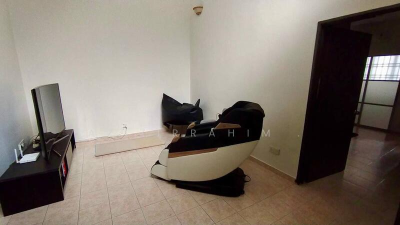 Rumah Teres 2-Tingkat untuk Dijual di Shah Alam (Selangor) - Azizirrahim . - Living Room - PropertyGuru.com.my
