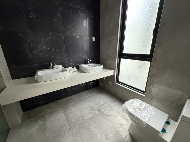 Semi-Detached House for Sale in Bandar Sungai Long (Selangor) - Fred Chai Meng Foong - Bathroom - PropertyGuru.com.my