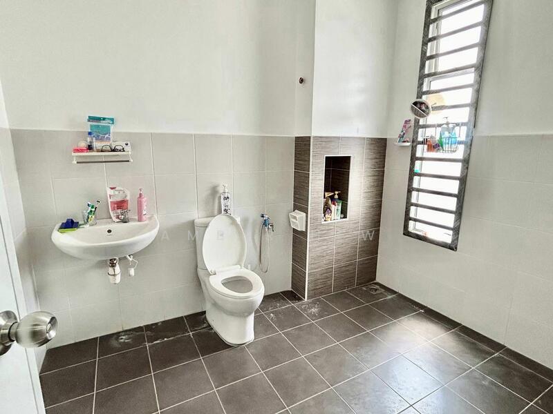 2-storey Terraced House for Sale in Setia Tropika (Johor Bahru) - Amber Hew - Bathroom - PropertyGuru.com.my