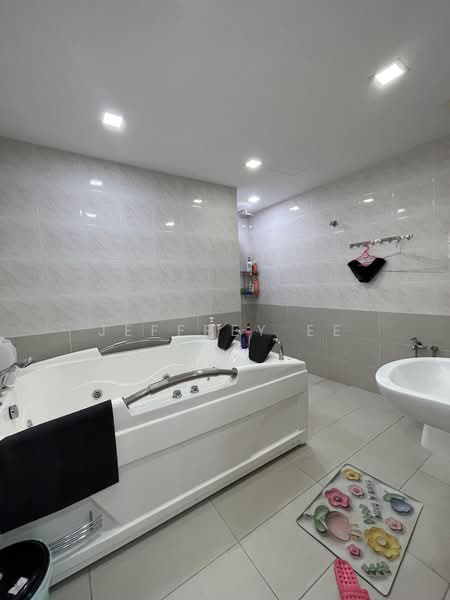 Rumah Teres 2 Tingkat untuk Dijual di Selayang (Selangor) - Jeffrey Ee - Bathroom - PropertyGuru.com.my