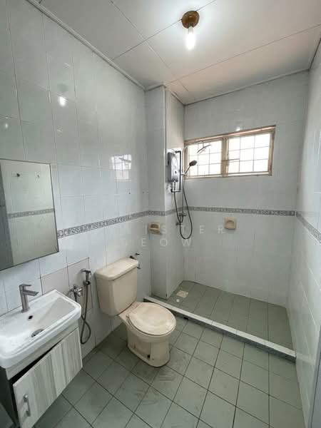 2-storey Terraced House for Rent in Kota Kemuning (Shah Alam) - Allister Seow - Bathroom - PropertyGuru.com.my