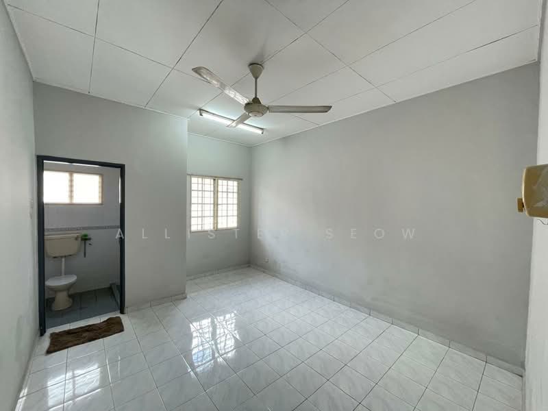 2-storey Terraced House for Rent in Kota Kemuning (Shah Alam) - Allister Seow - Bathroom - PropertyGuru.com.my