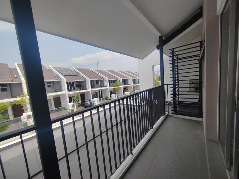 2-storey Terraced House for Sale in Batu Arang (Selangor) - Danny Wong - Balcony - PropertyGuru.com.my