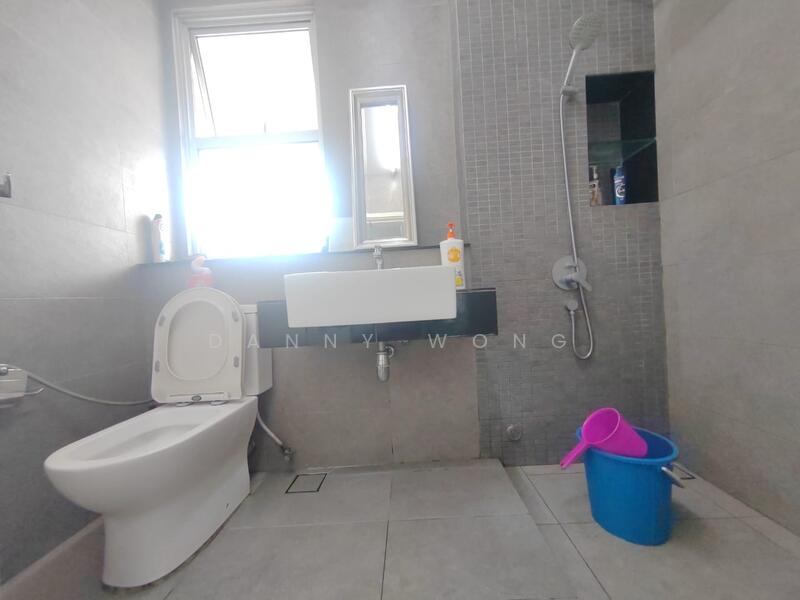 2-storey Terraced House for Sale in Batu Arang (Selangor) - Danny Wong - Bathroom - PropertyGuru.com.my