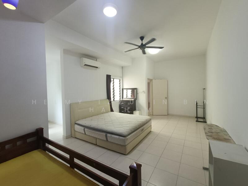 2.5-storey Terraced House for Sale in U12, Taman Cahaya Alam (Shah Alam) - HELMY IZZUDIN - Bedroom - PropertyGuru.com.my