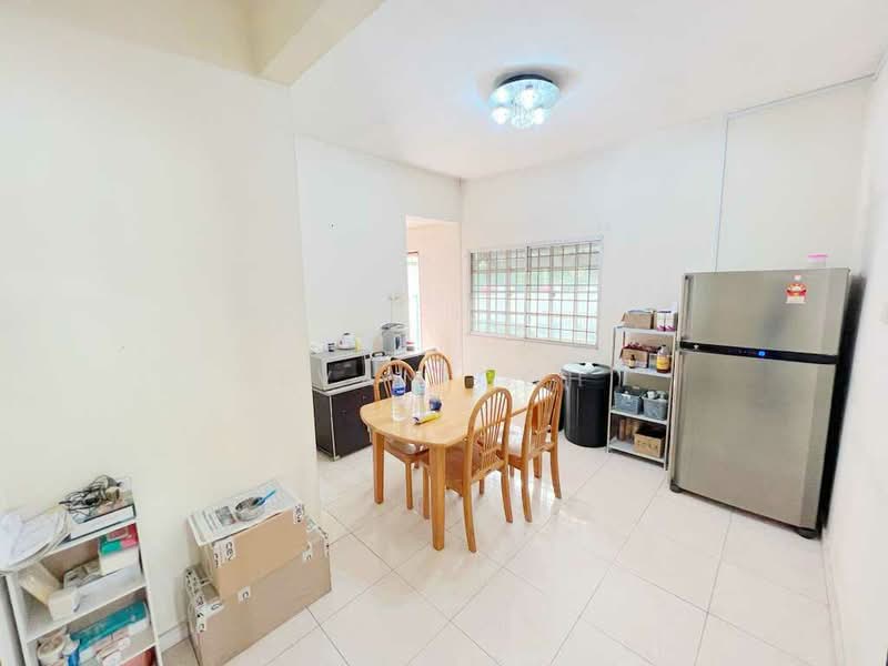 2-storey Terraced House for Sale in Saujana Puchong (Puchong) - Evan Goh - Dining Room - PropertyGuru.com.my