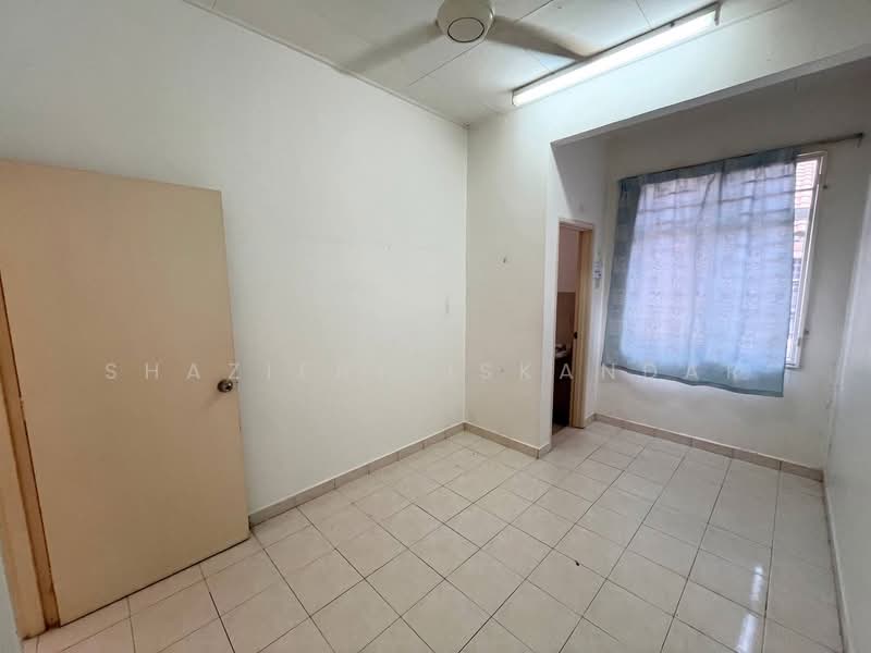 2-storey Terraced House for Sale in Bandar Puncak Alam (Puncak Alam) - Shaziery Iskandar - PropertyGuru.com.my