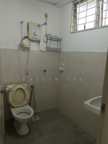 Service Residence for Sale at Fortune Avenue - Evelyn Lee - Bathroom - PropertyGuru.com.my
