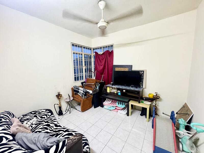 Condominium for Sale at Platinum Hill PV 5 - Shazwan CH - Living Room - PropertyGuru.com.my