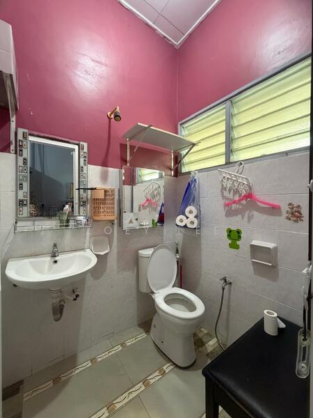 1-storey Terraced House for Sale in Kulai (Johor) - Zoey Lee - Bathroom - PropertyGuru.com.my