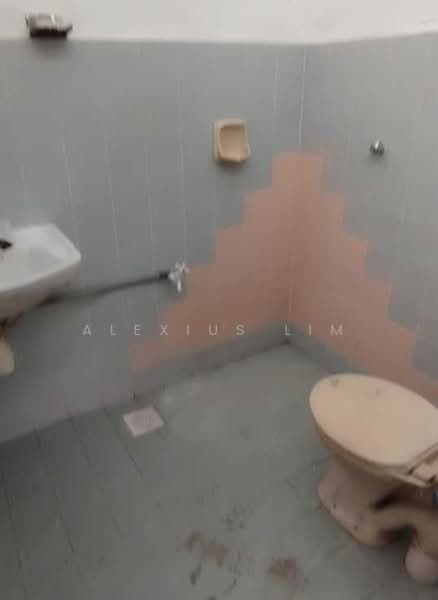Rumah Teres 1-Tingkat untuk Dijual di Taman Desa Jaya (Johor Bahru) - Alexius Lim - Bathroom - PropertyGuru.com.my