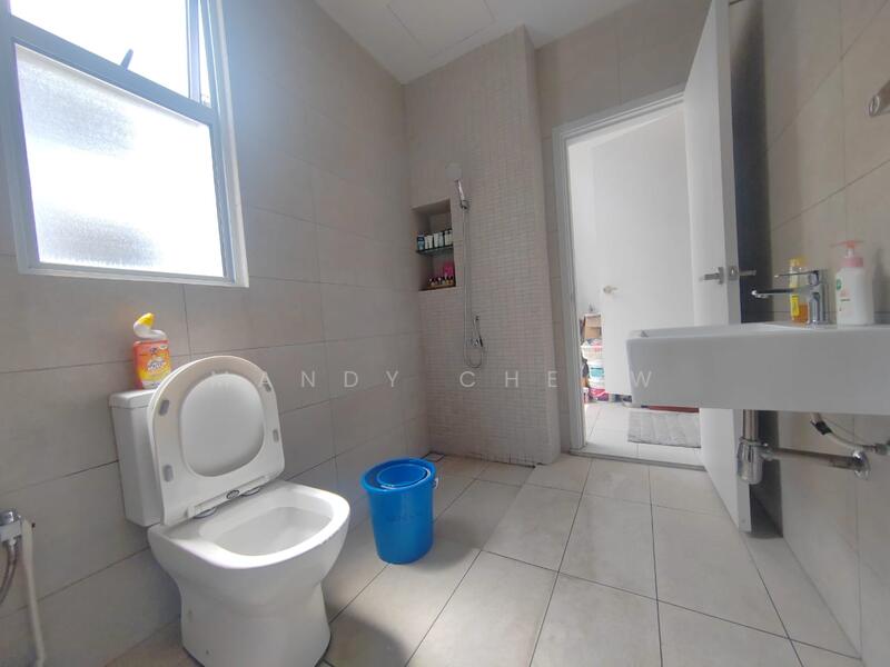 Terraced House for Sale in Batu Arang (Selangor) - Mandy Cheow - Bathroom - PropertyGuru.com.my