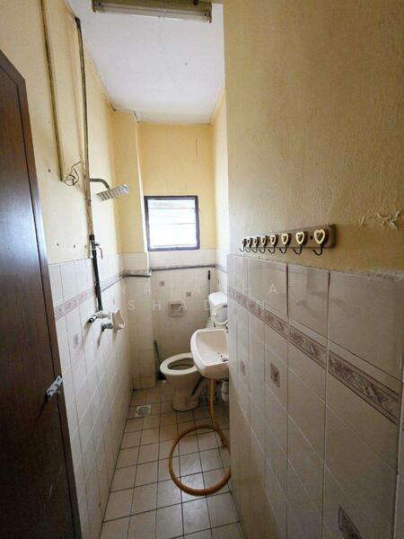 End Lot 2 Storey Terrace House Taman Subang Mewah USJ 1, Subang Jaya untuk Untuk Dijual - RM 590,000, Mac 2026 - Bathroom - PropertyGuru.com.my